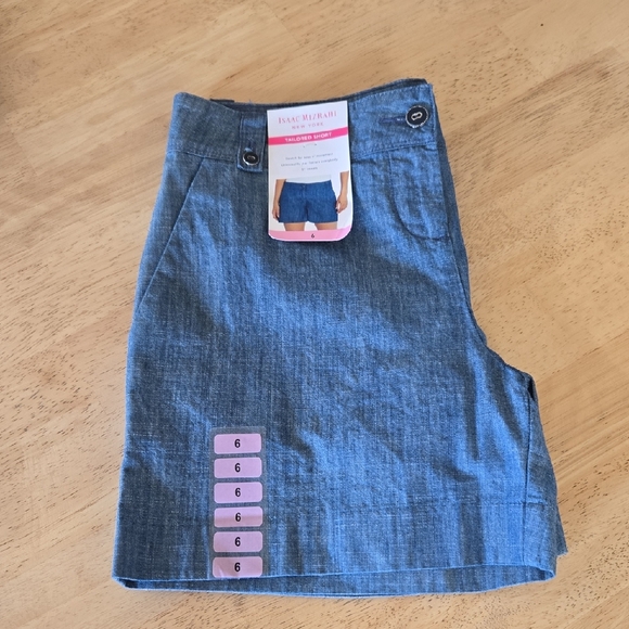NWT! ISAAC MIZRAHI SIZE 6 TAILORED CHAMBRAY SHORTS 100% COTTON 5" INSEAM - Picture 1 of 11